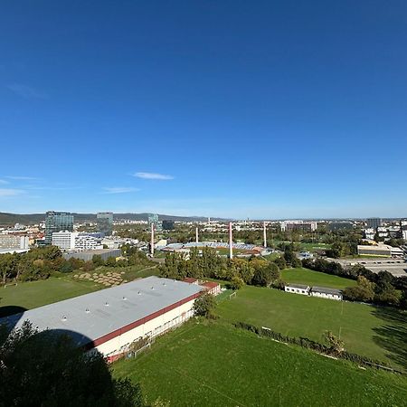 Three Towers With Beautiful View And Parking! Apartment Bratislava Ngoại thất bức ảnh