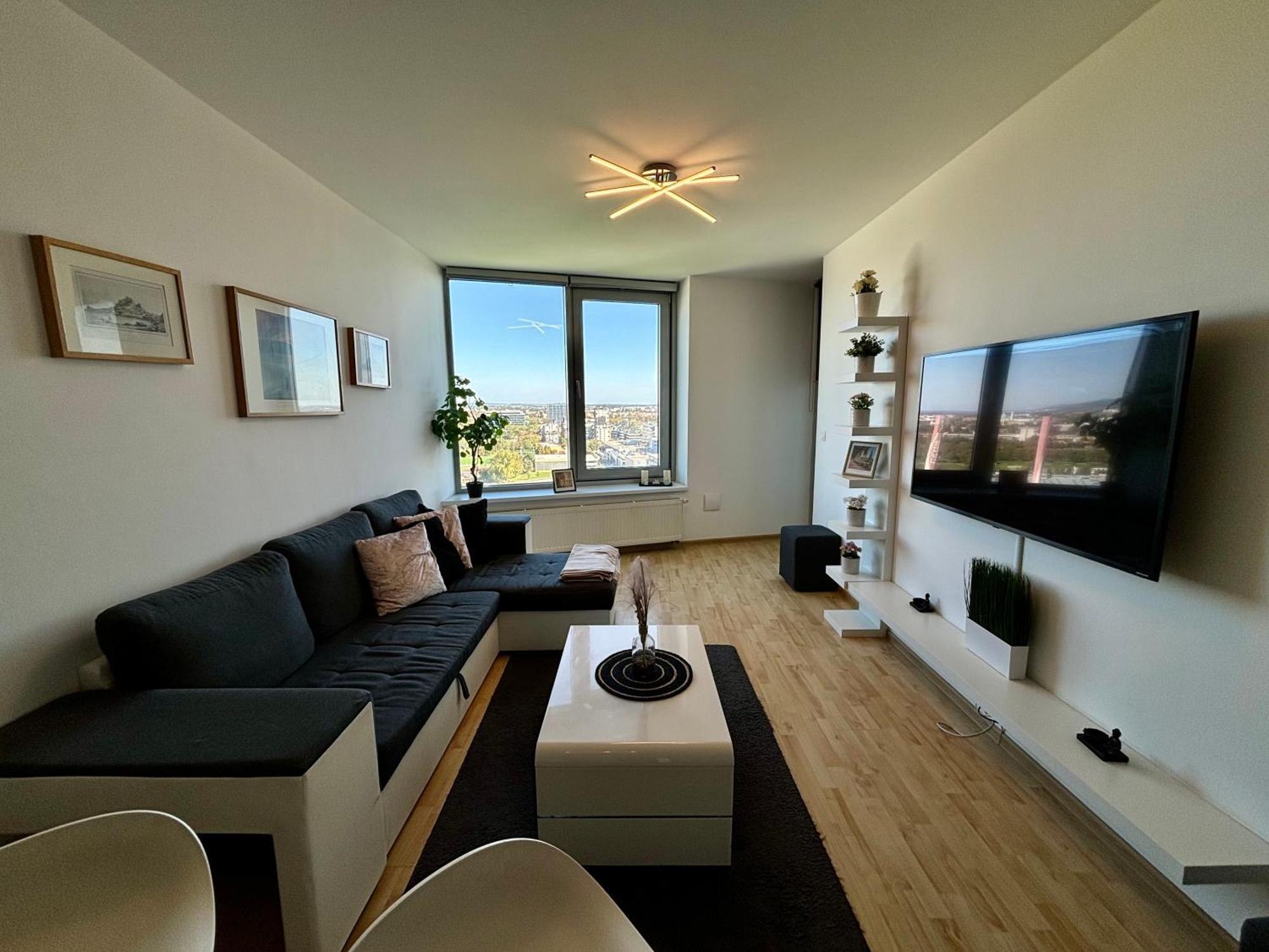 Three Towers With Beautiful View And Parking! Apartment Bratislava Ngoại thất bức ảnh